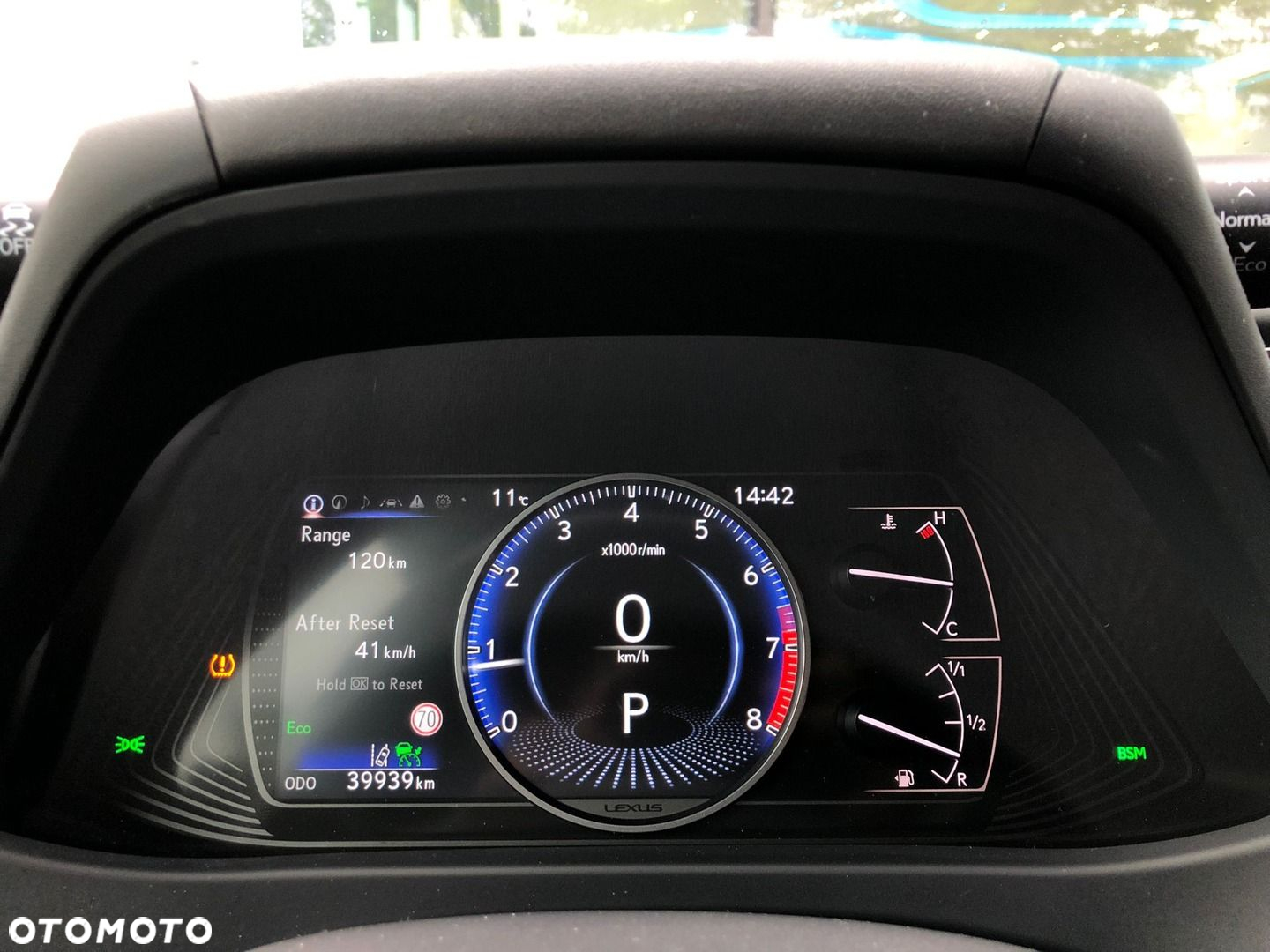 Lexus UX - 27