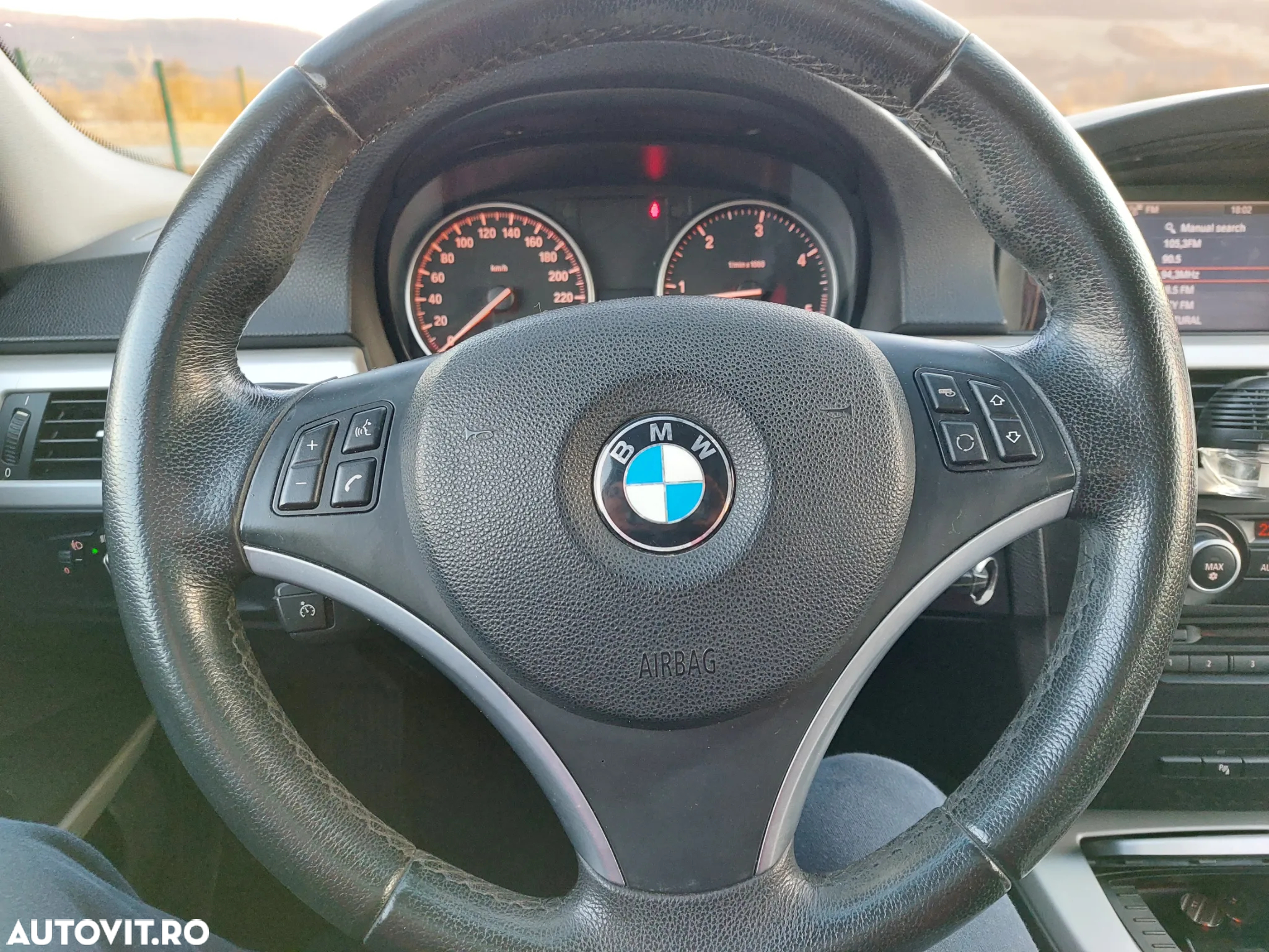 BMW Seria 3 320d DPF Touring Aut. - 28