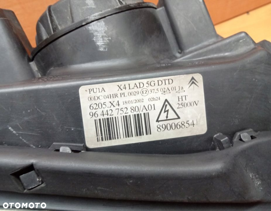 LAMPA PRAWA PRZEDNIA XENON CITROEN C5 9644275280 - 4