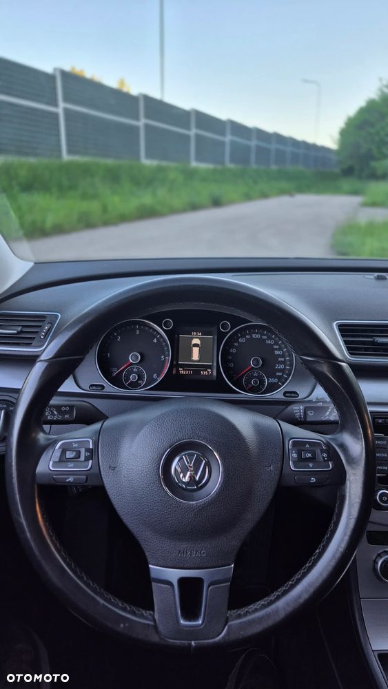 Volkswagen Passat 1.6 TDI BlueMotion - 8