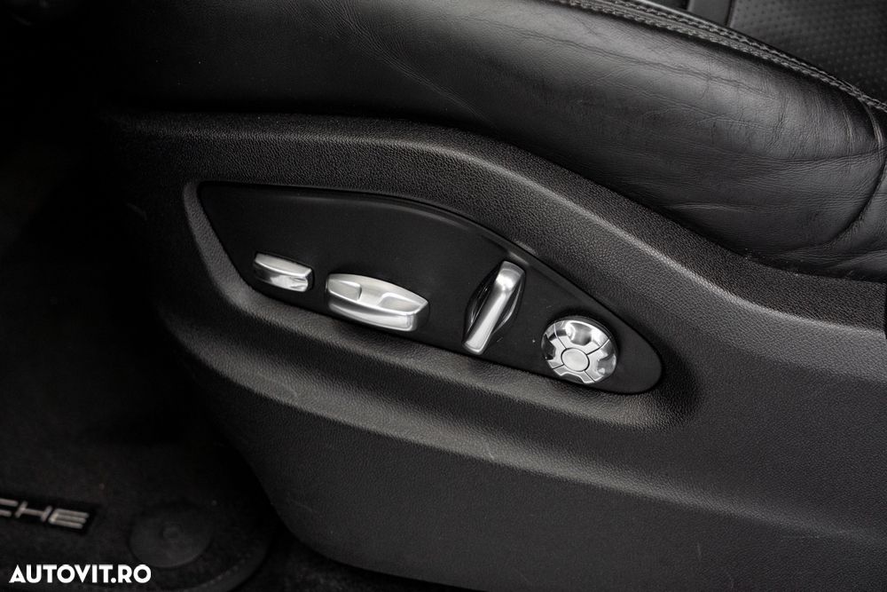 Porsche Cayenne S - 16
