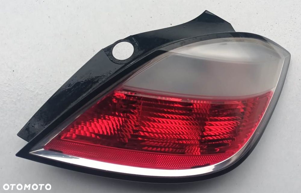 LAMPA PRAWY TYŁ OPEL ASTRA H 05r EUR