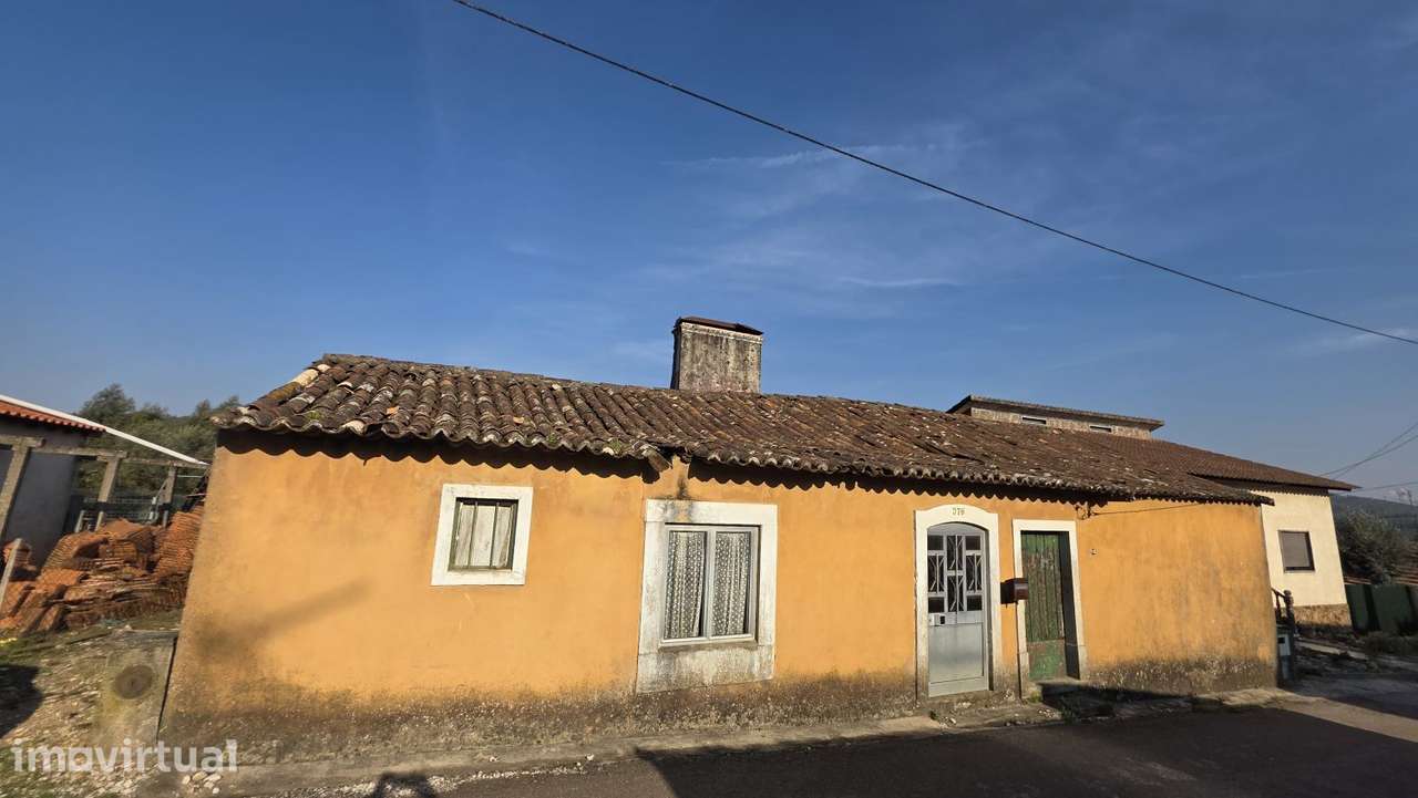 Moradia para restaurar, com terreno, perto de Ferreira do Zêzere - Grande imagem: 2/60