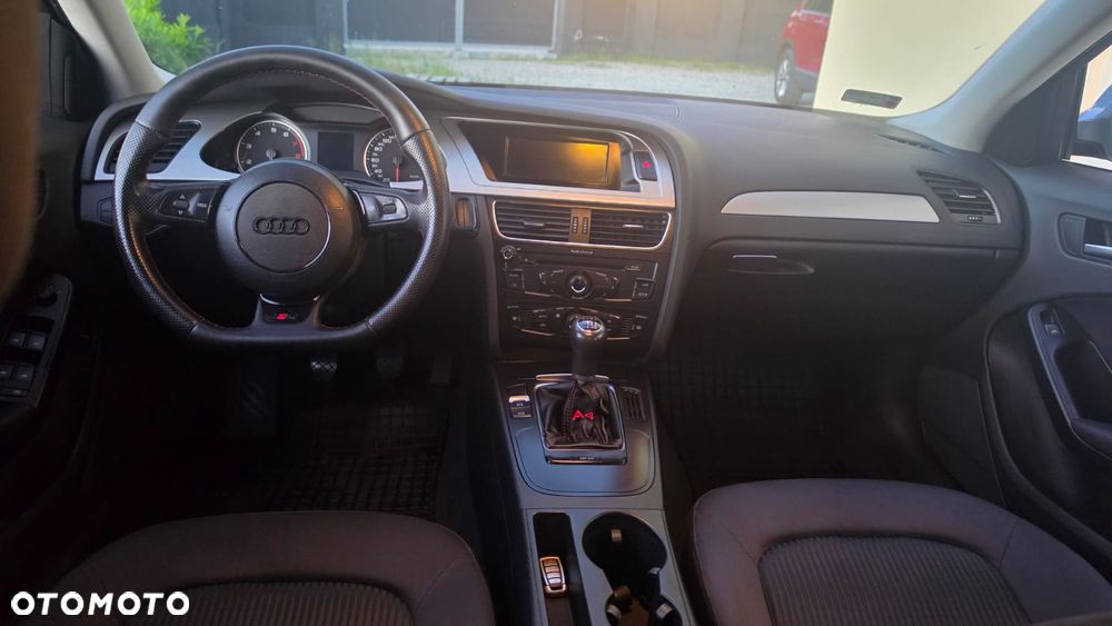 Audi A4 Limousine - 14