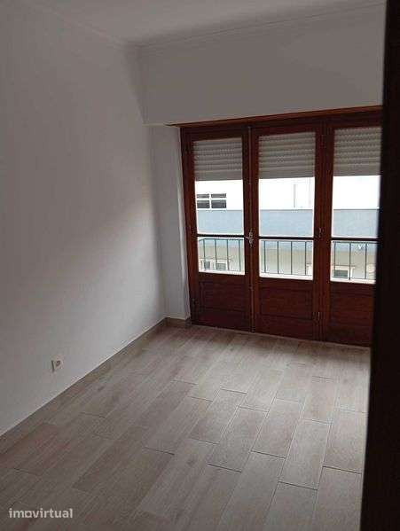 Apartamento T2 Camarate - Grande imagem: 2/10