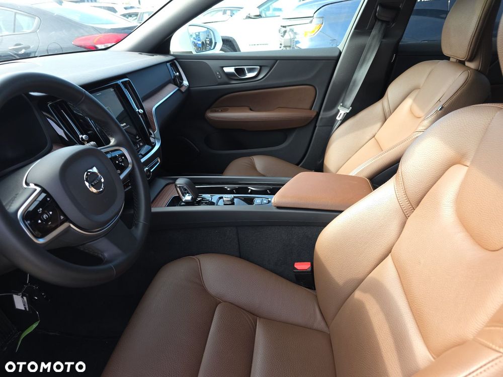Volvo V60 Cross Country B5 B AWD Plus - 7
