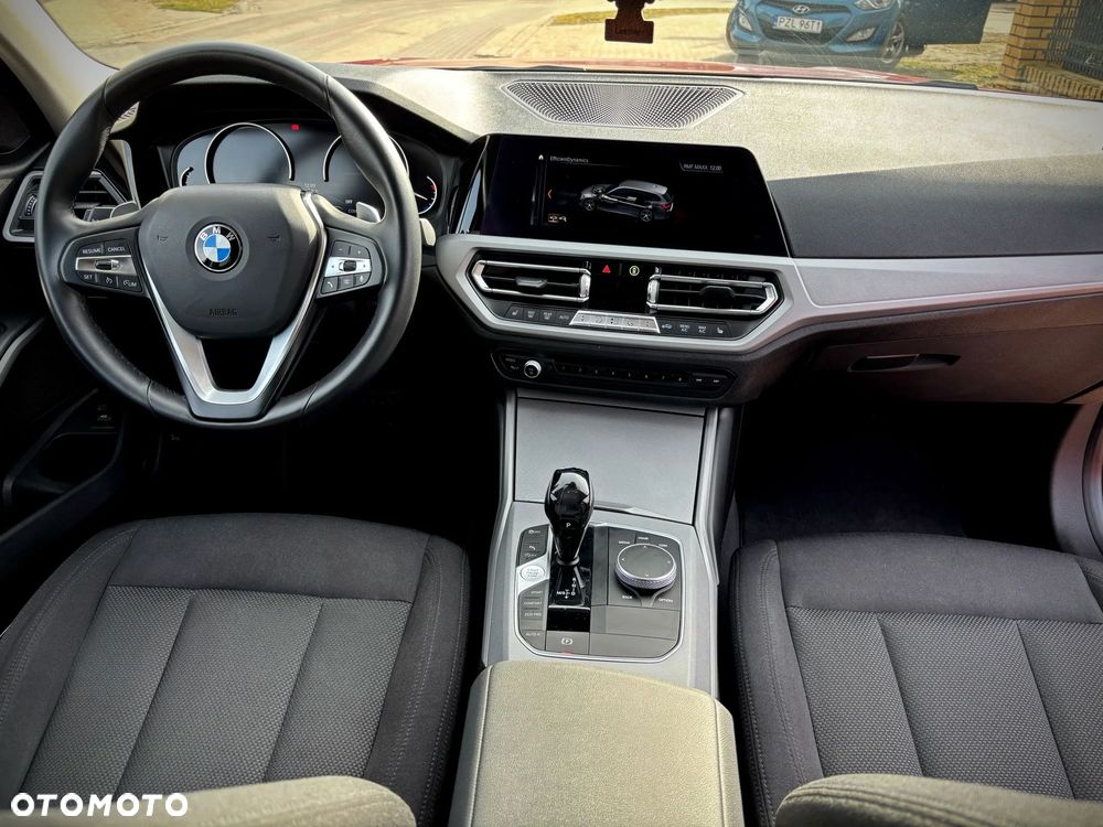 BMW Seria 3 330i - 4