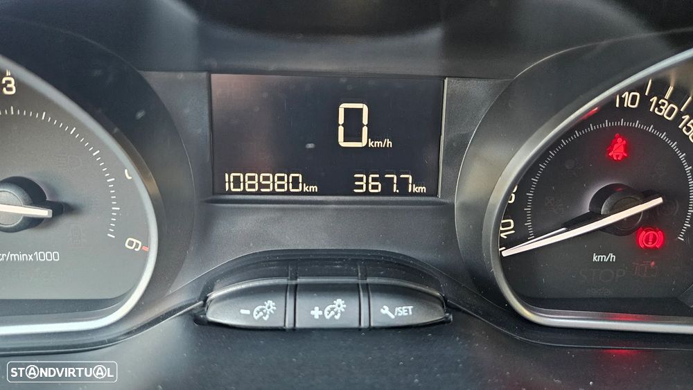 Peugeot 2008 1.6 BlueHDi Allure - 18