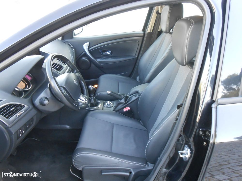 Renault Mégane Sport Tourer 1.5 dCi Zen ECO - 17