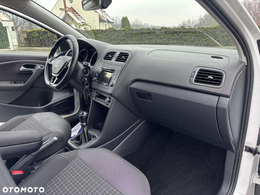 Volkswagen Polo 1.4 TDI Blue Motion Technology Lounge - 5