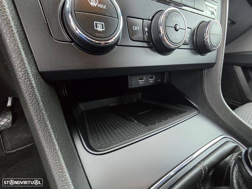 SEAT Leon ST 1.6 TDI Reference S/S - 12