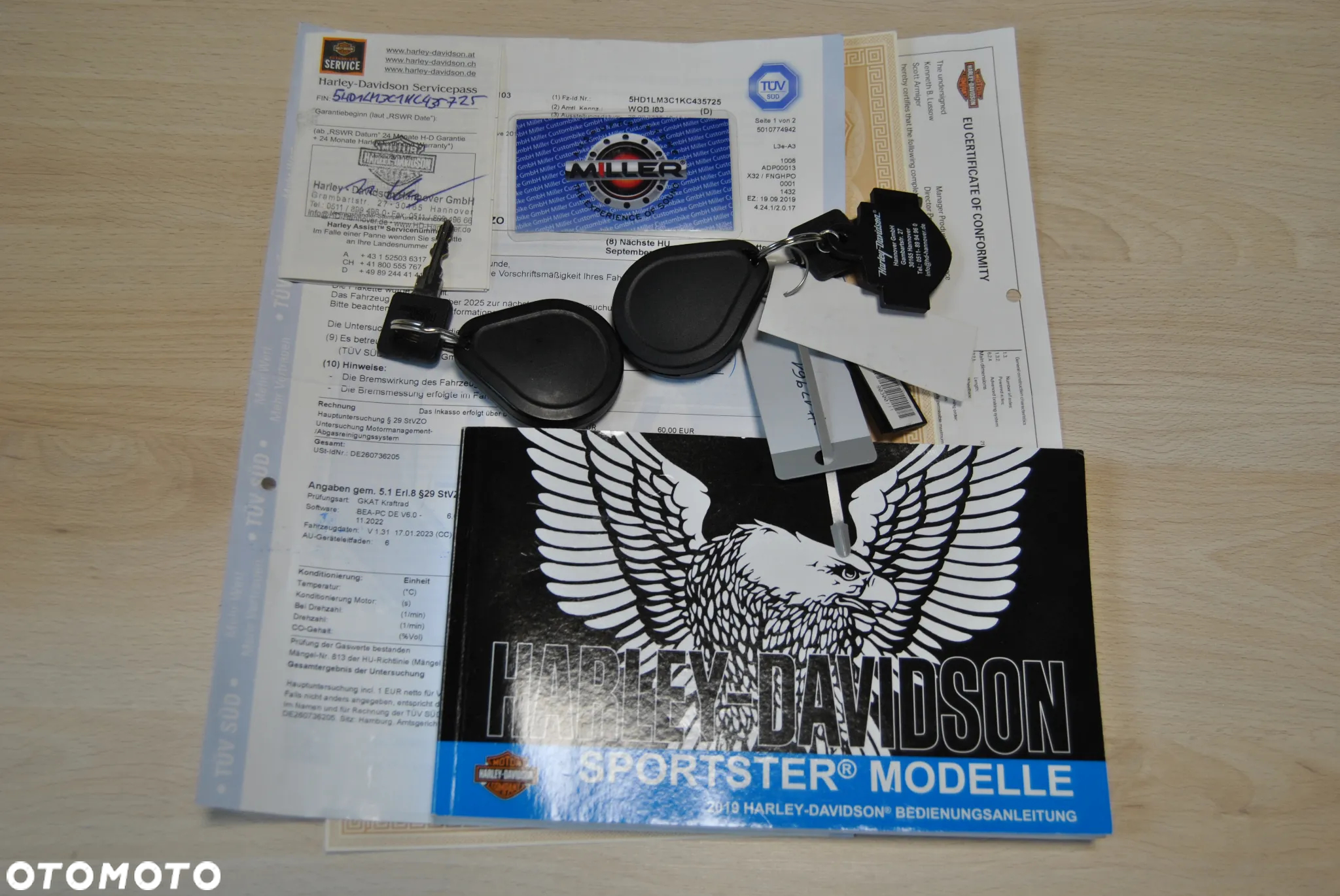 Harley-Davidson Sportster Roadster 1200R - 25