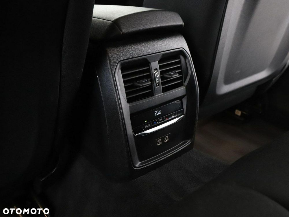 BMW Seria 3 318d - 40