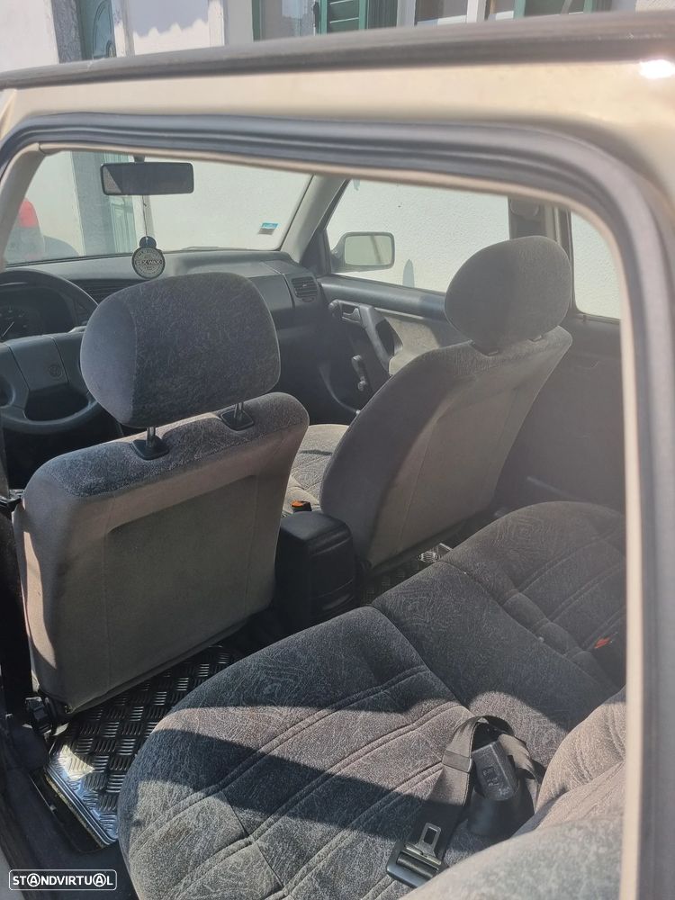 VW Golf 1.9 D CL - 4