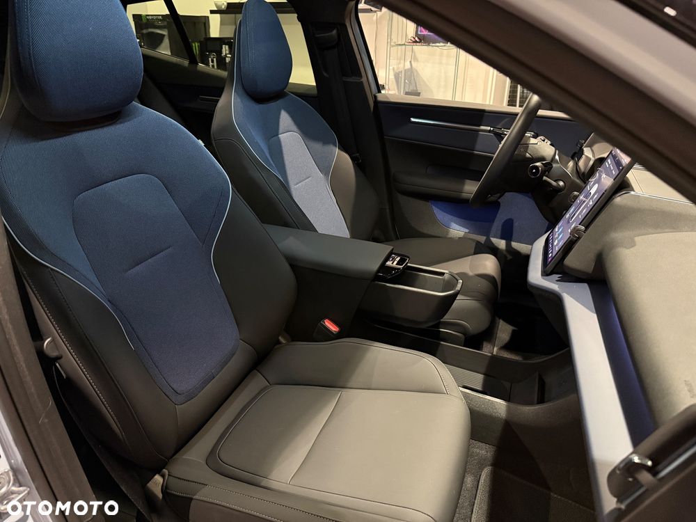 Volvo EX30 Twin Motor Performance AWD Plus - 28