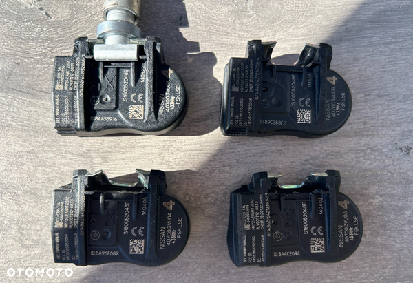Czujniki ciśnienia tpms Nissan 407003VU0A S180052048H KOMPLET
