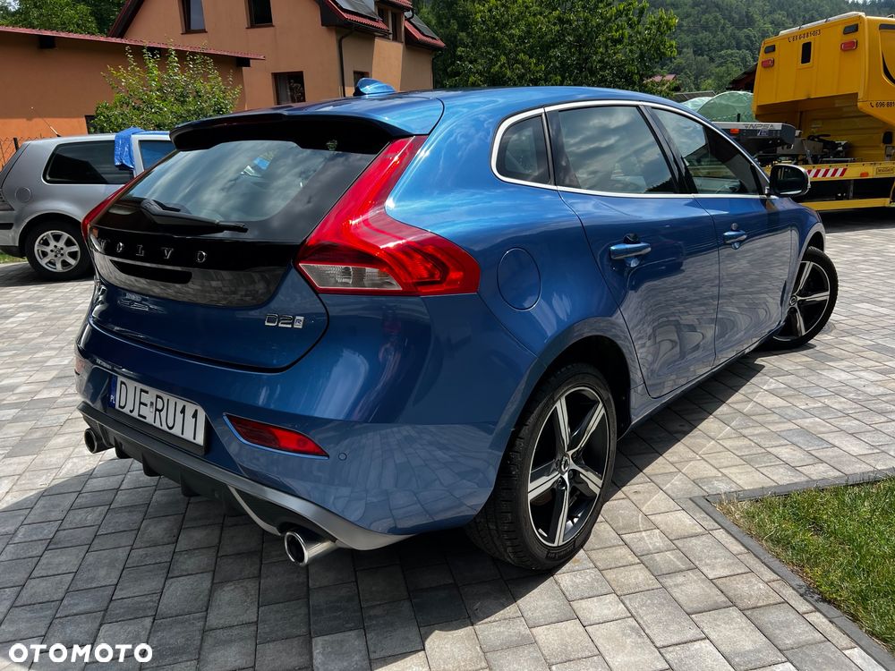 Volvo V40 D2 Drive-E R-Design Momentum - 16