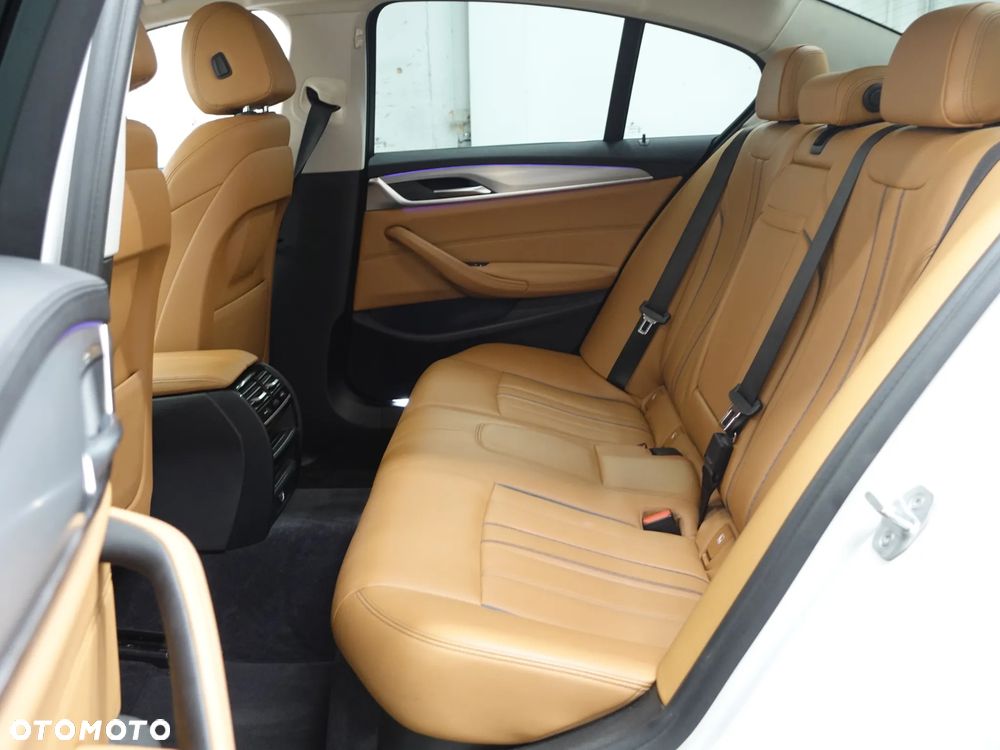 BMW Seria 5 520d xDrive Luxury Line - 21