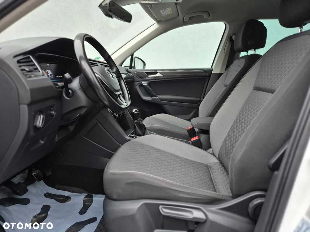 Volkswagen Tiguan 2.0 TDI SCR BlueMotion Technology Sport & Style - 13