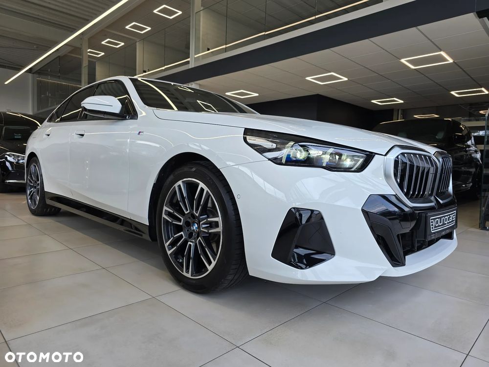 BMW 5 Series 2024 photo 5