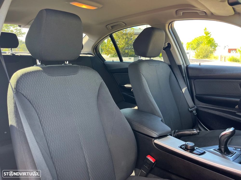 BMW 320 d Advantage Auto - 10