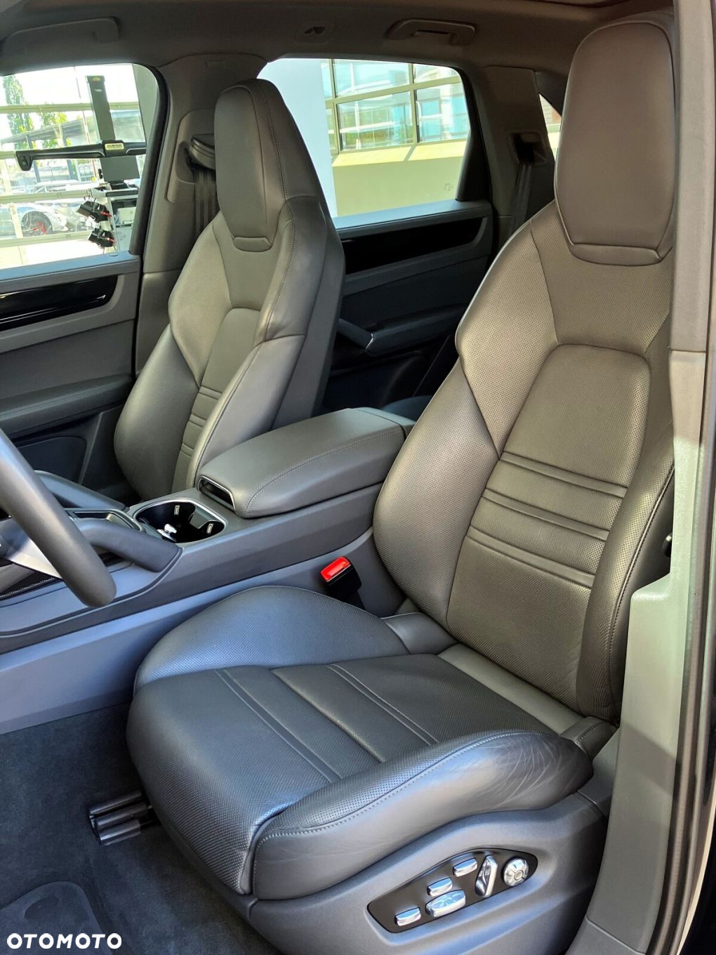 Porsche Cayenne - 16