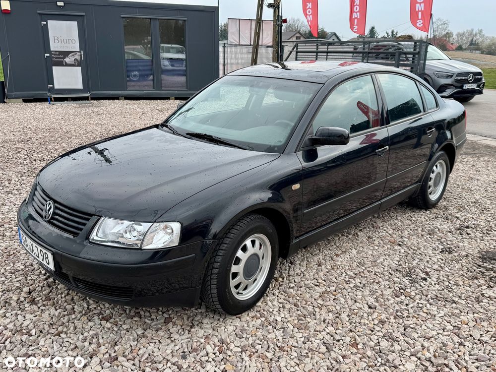 Volkswagen Passat 1.6 - 8