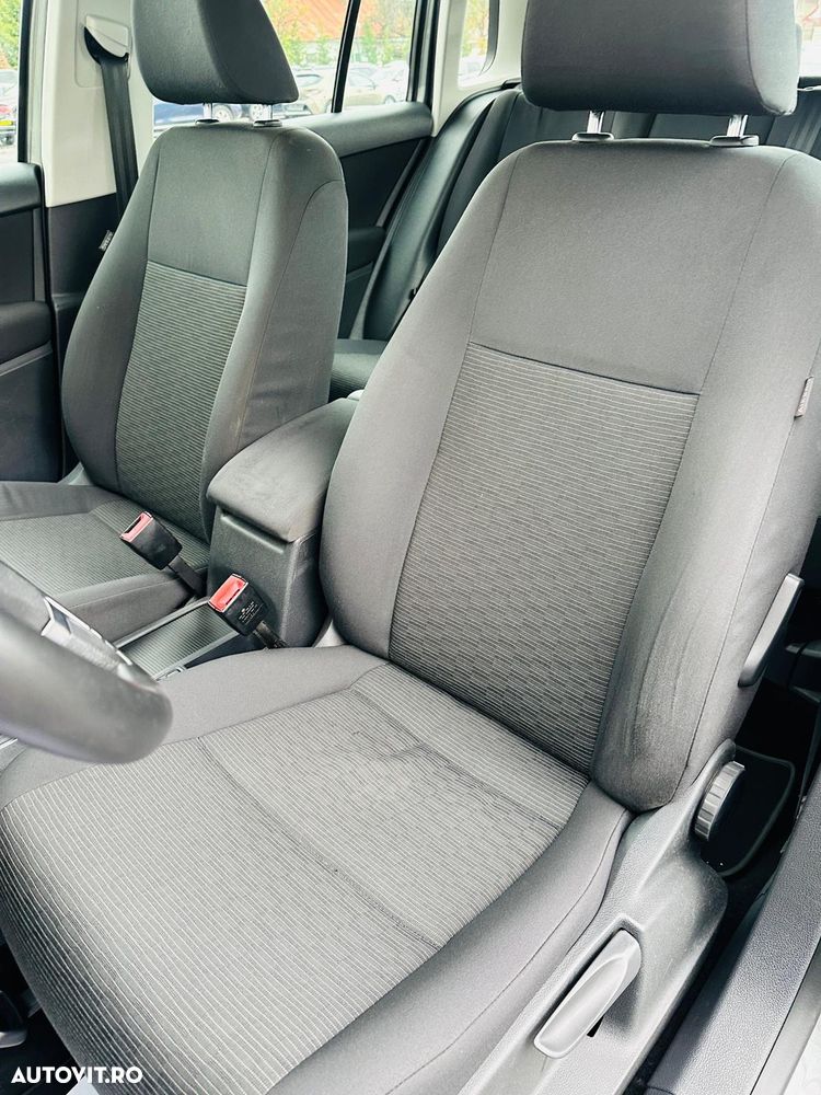 Volkswagen Tiguan 2.0 TDI DPF BlueMotion Technology Trend & Fun - 9