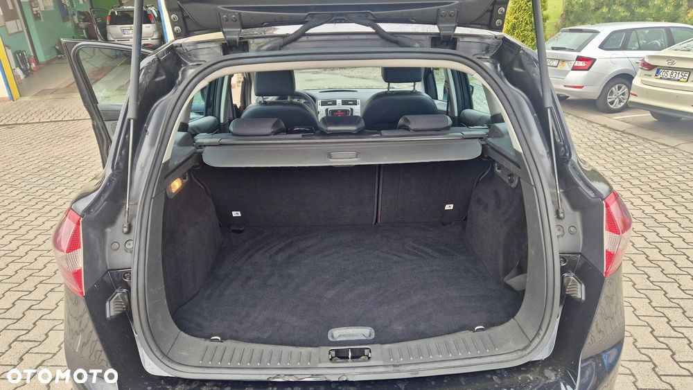 Ford Kuga - 10