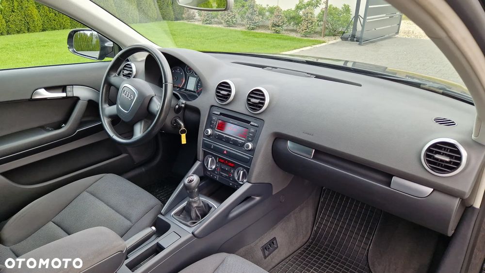 Audi A3 3-drzwiowe 1.6 TDI Attraction - 11