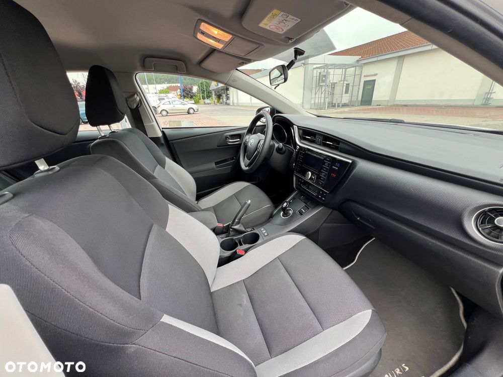 Toyota Auris Hybrid 135 Comfort - 22