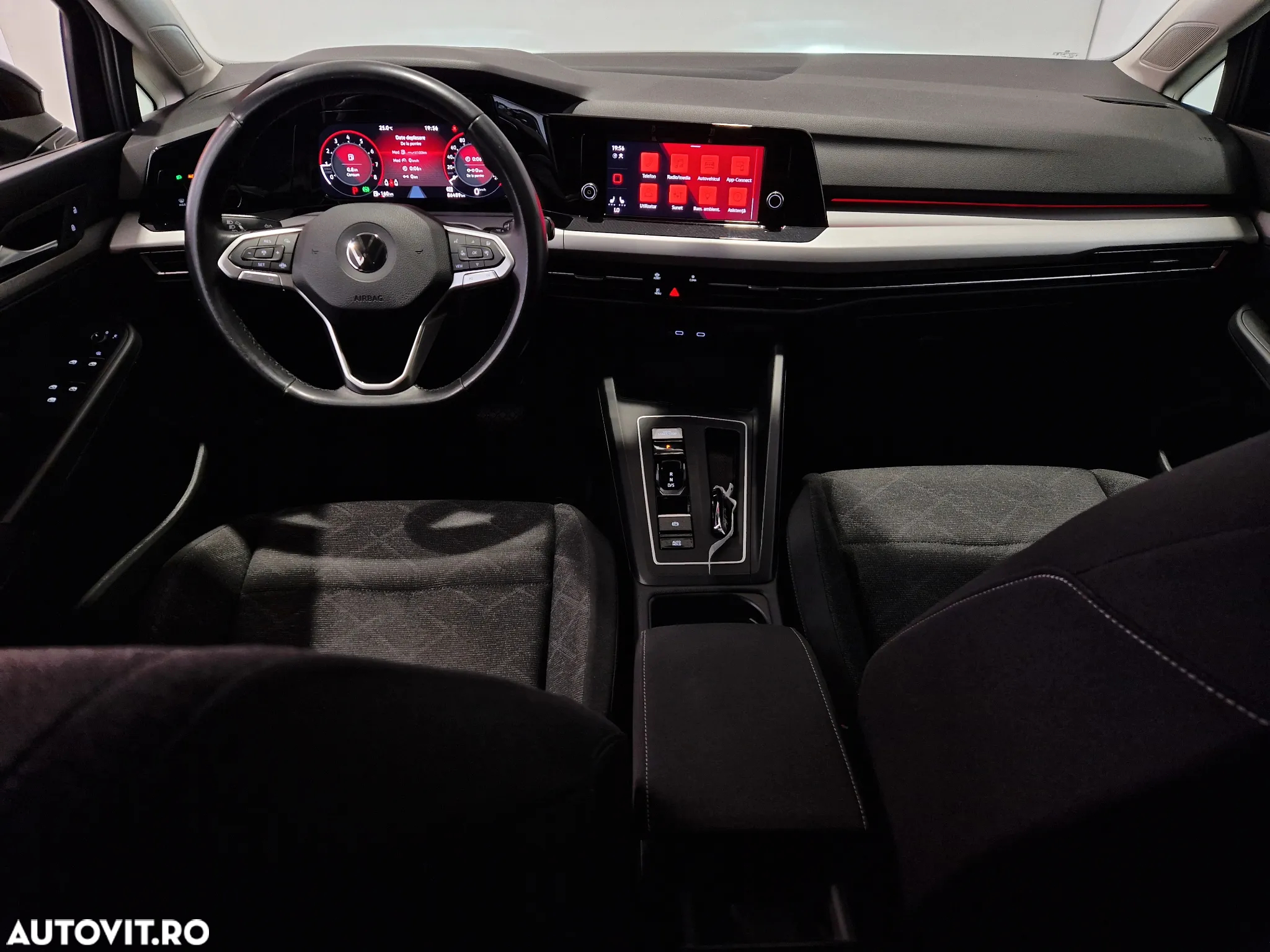 Volkswagen Golf 1.0 eTSI DSG MHEV Life - 12