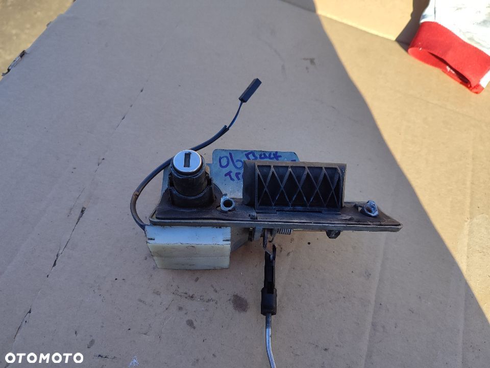 KLAMKA WEWNĘTRZNA DRZWI LEWY TYŁ 7H0827565G VW T5