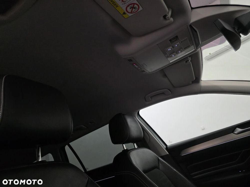 Volkswagen Passat - 27