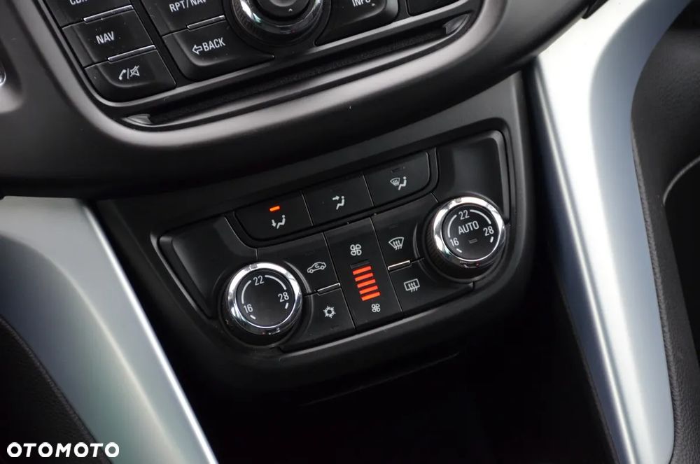 Opel Zafira ver-1-4-t-elite - 32