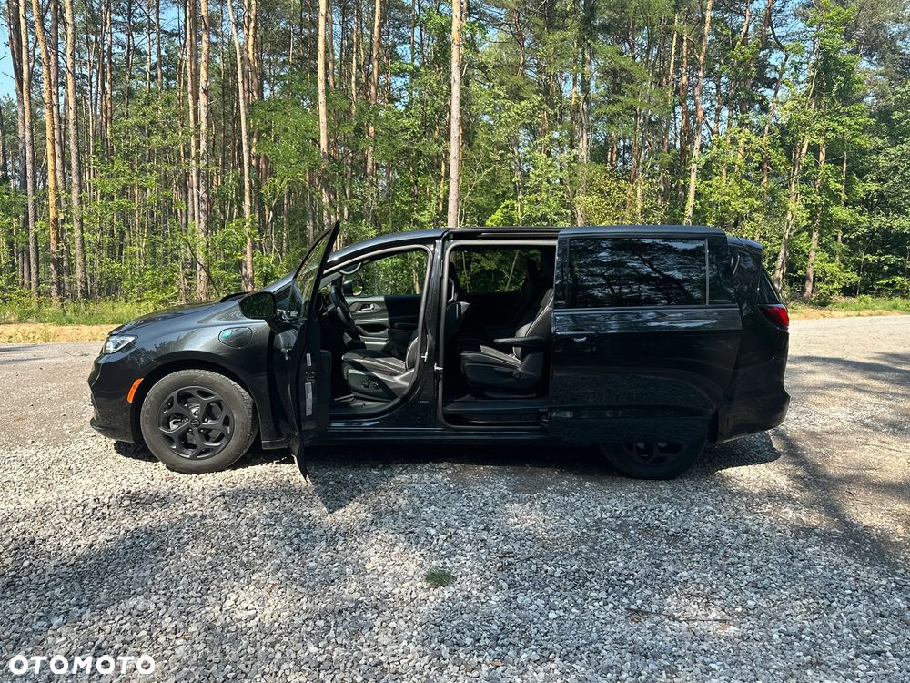 Chrysler Pacifica - 3