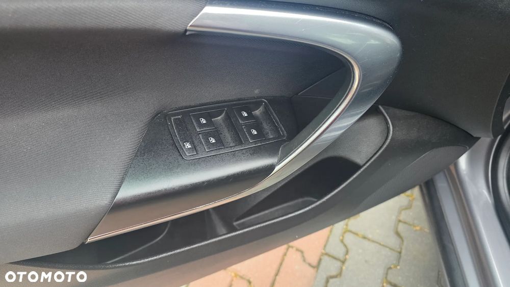 Opel Insignia CT 2.0 CDTI - 12