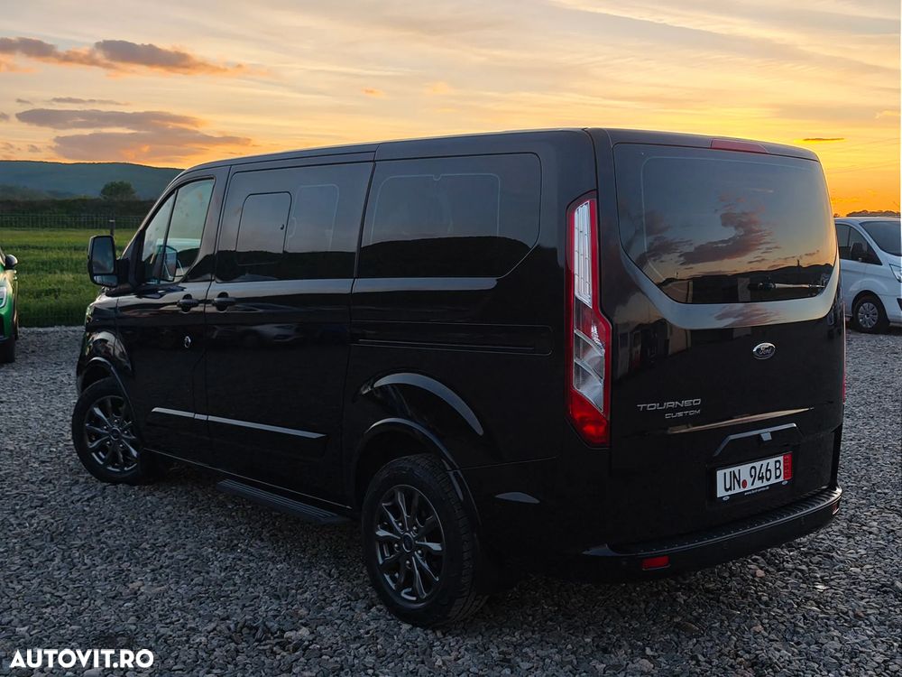Ford Tourneo Custom - 19