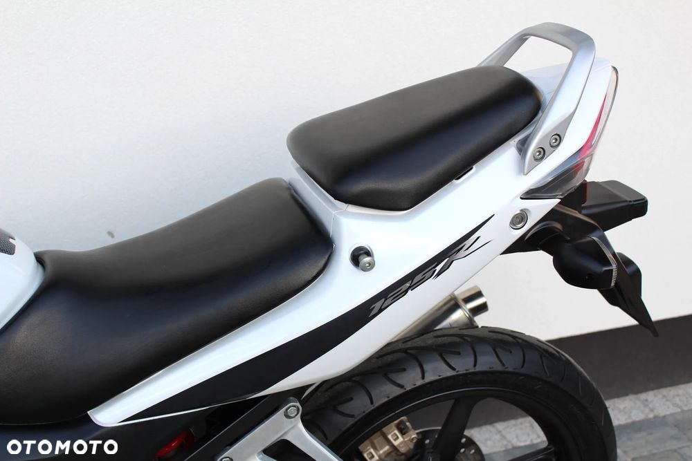Honda CBR - 13