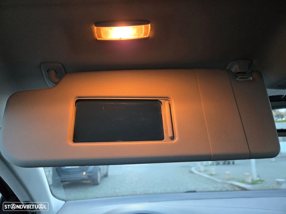 VW Golf Variant 1.6 TDi Confortline - 16