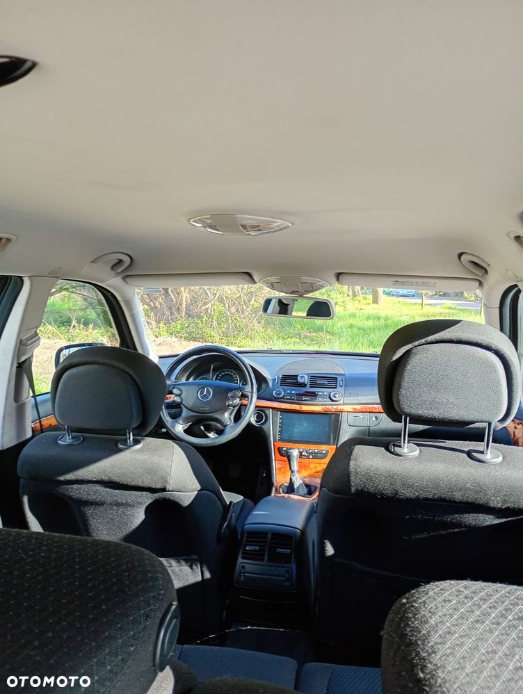 Mercedes-Benz Klasa E 200 Kompressor Classic - 25