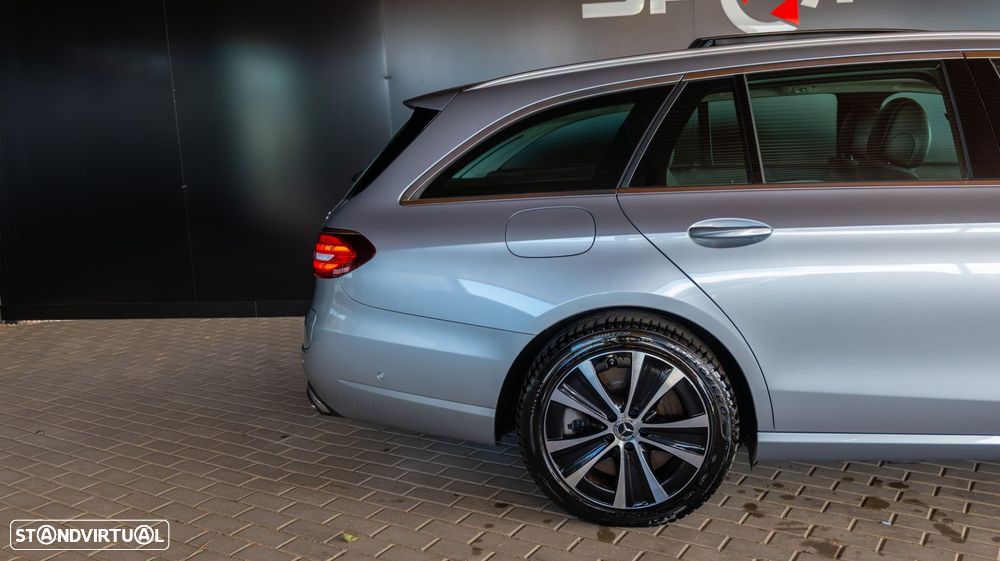 Mercedes-Benz E 300 de Avantgarde 4Matic - 4