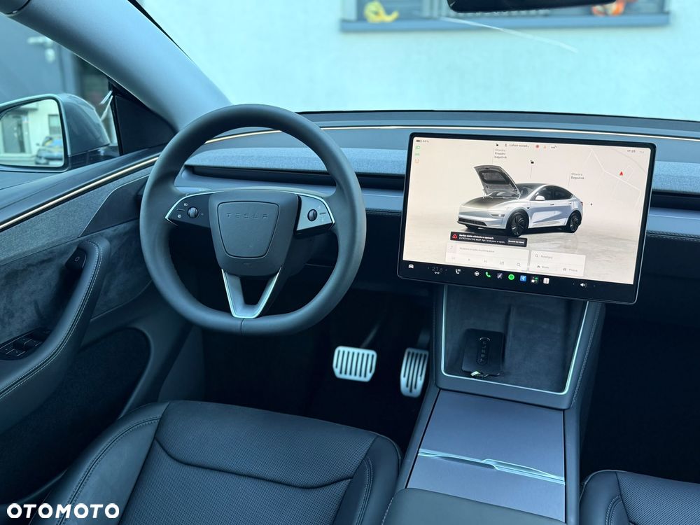 Tesla Model Y Long Range AWD - 22
