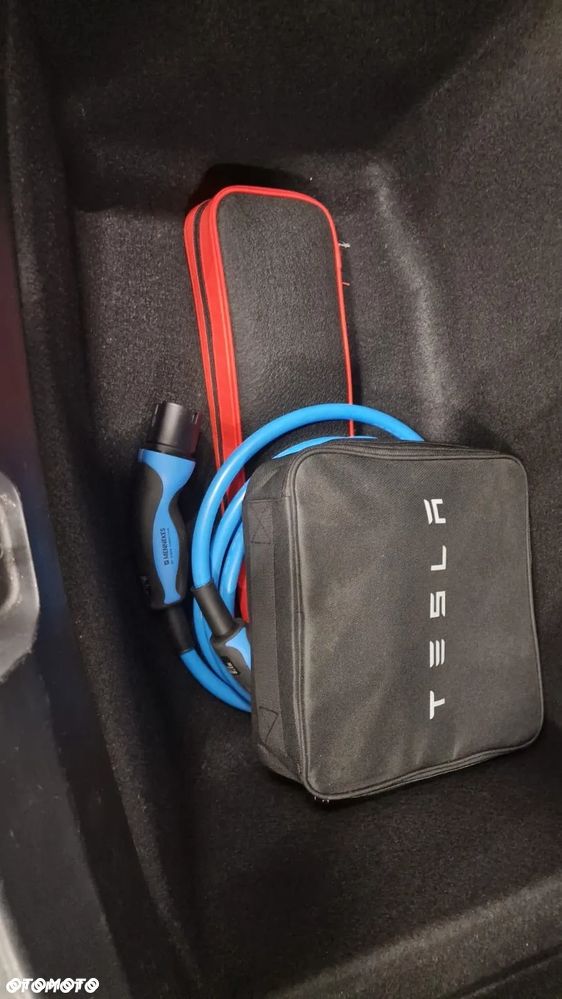 Tesla Model 3 - 10