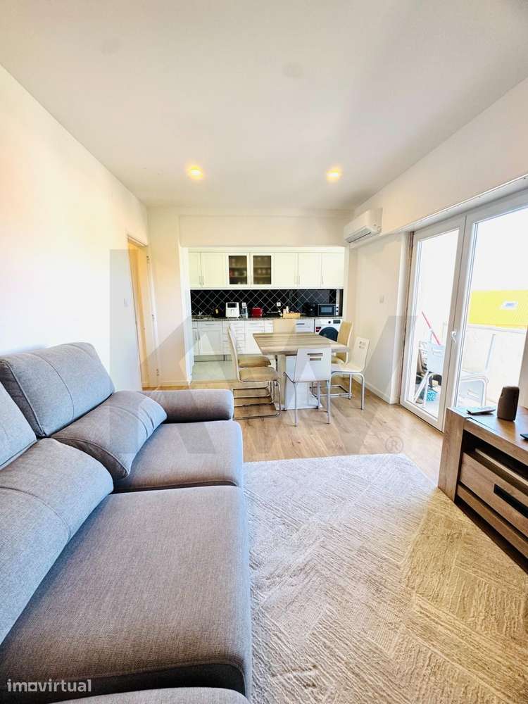 T2 remodelado em Paio Pires — pronto a habitar, em zona calma junto a - Grande imagem: 3/13