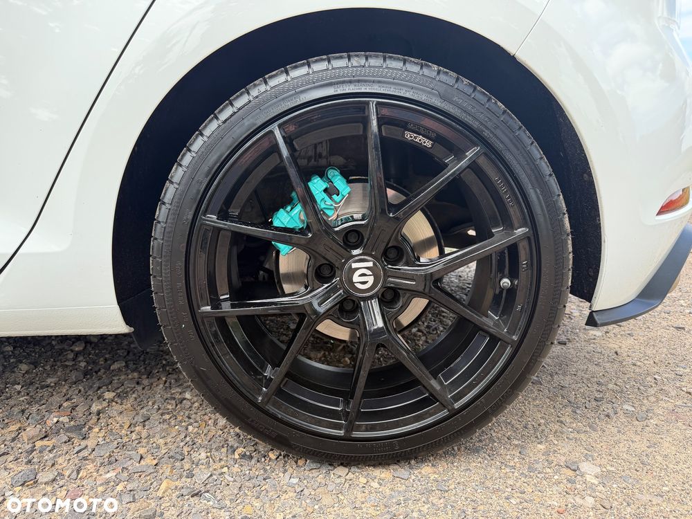 Volkswagen Golf 1.6 TDI BMT Highline - 13