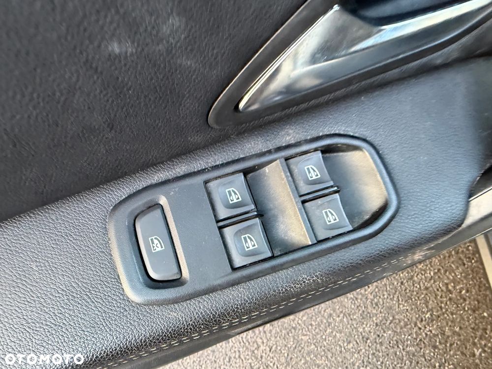 Dacia Duster SCe 115 4x2 Prestige - 14