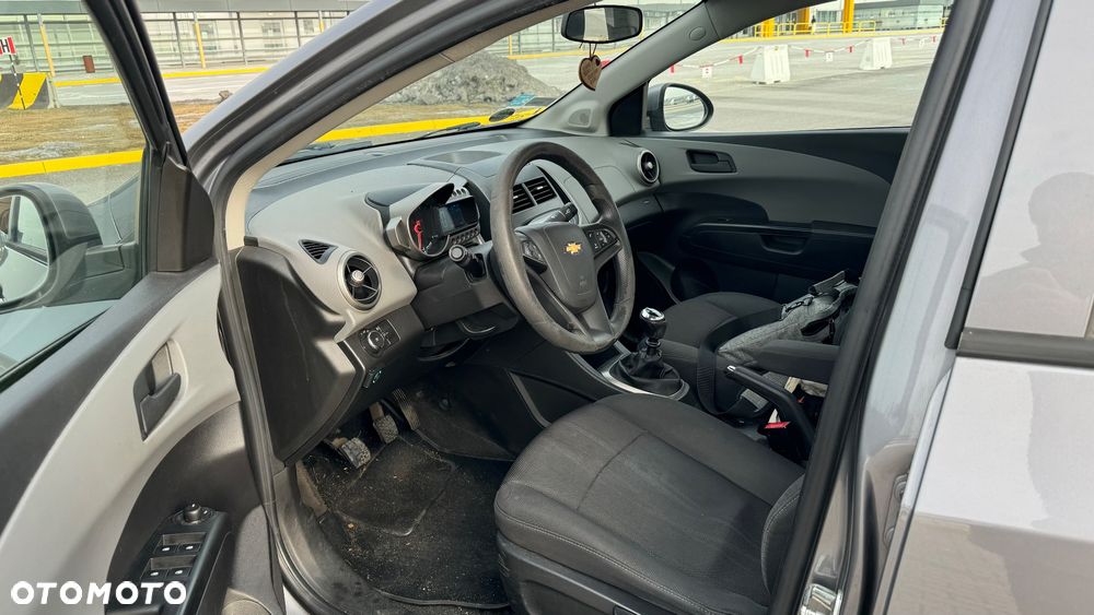 Chevrolet Aveo 1.4 16V LT - 6