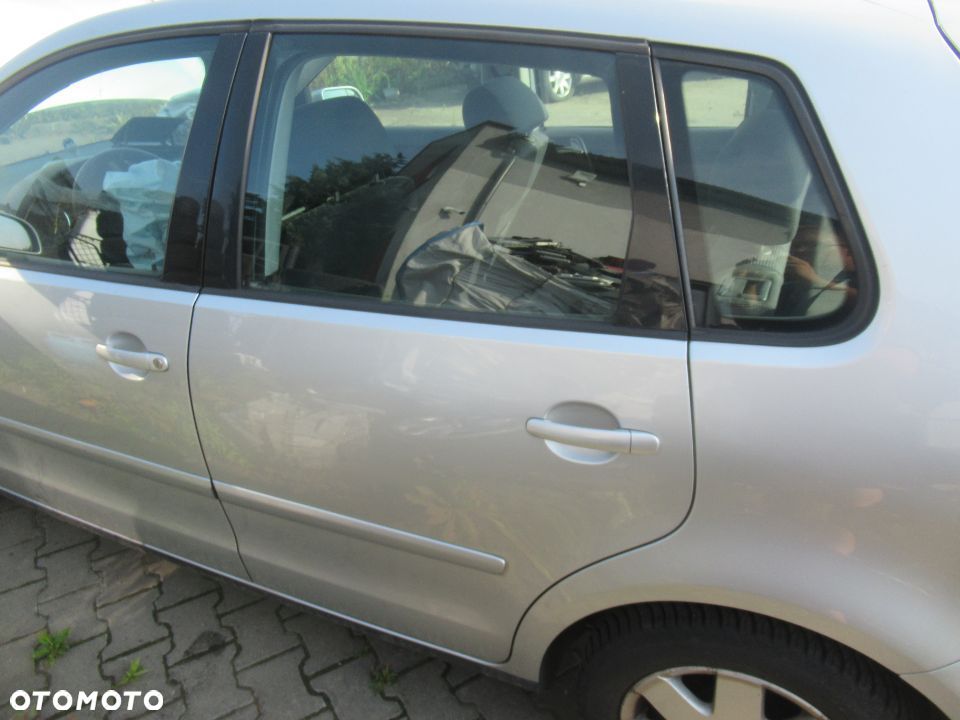 VOLKSWAGEN POLO IV DRZWI TYŁ LEWE