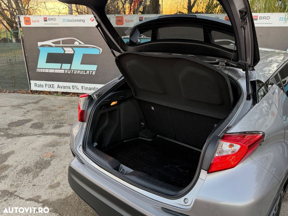 Toyota C-HR Hybrid Lounge - 39